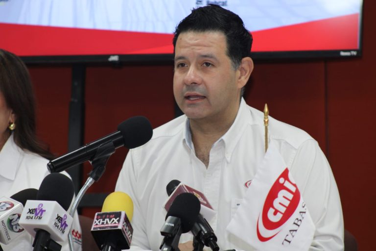 Reeligen constructores a Carlos Villegas al frente de la CMIC Tabasco