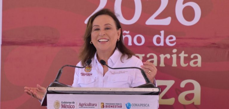 Derrame que contamina playas del Golfo provino de embarcación petrolera frente a Tabasco: Gobernadora Nahle